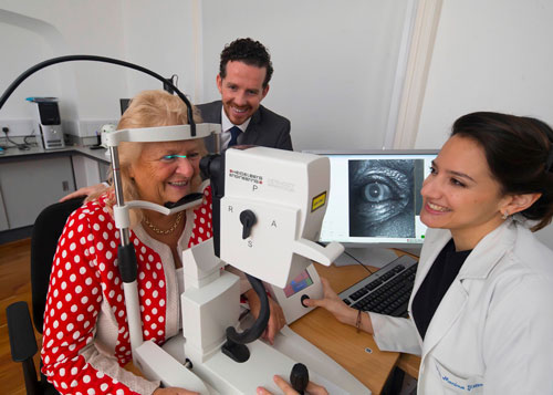 Dr. Marina Green-Gomez and Prof. John M. Nolan during a patient examination 